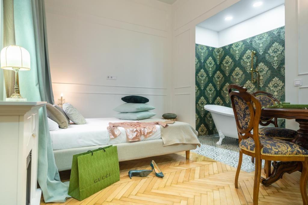 Regina Apartments On Kiraly Street Boedapest Buitenkant foto